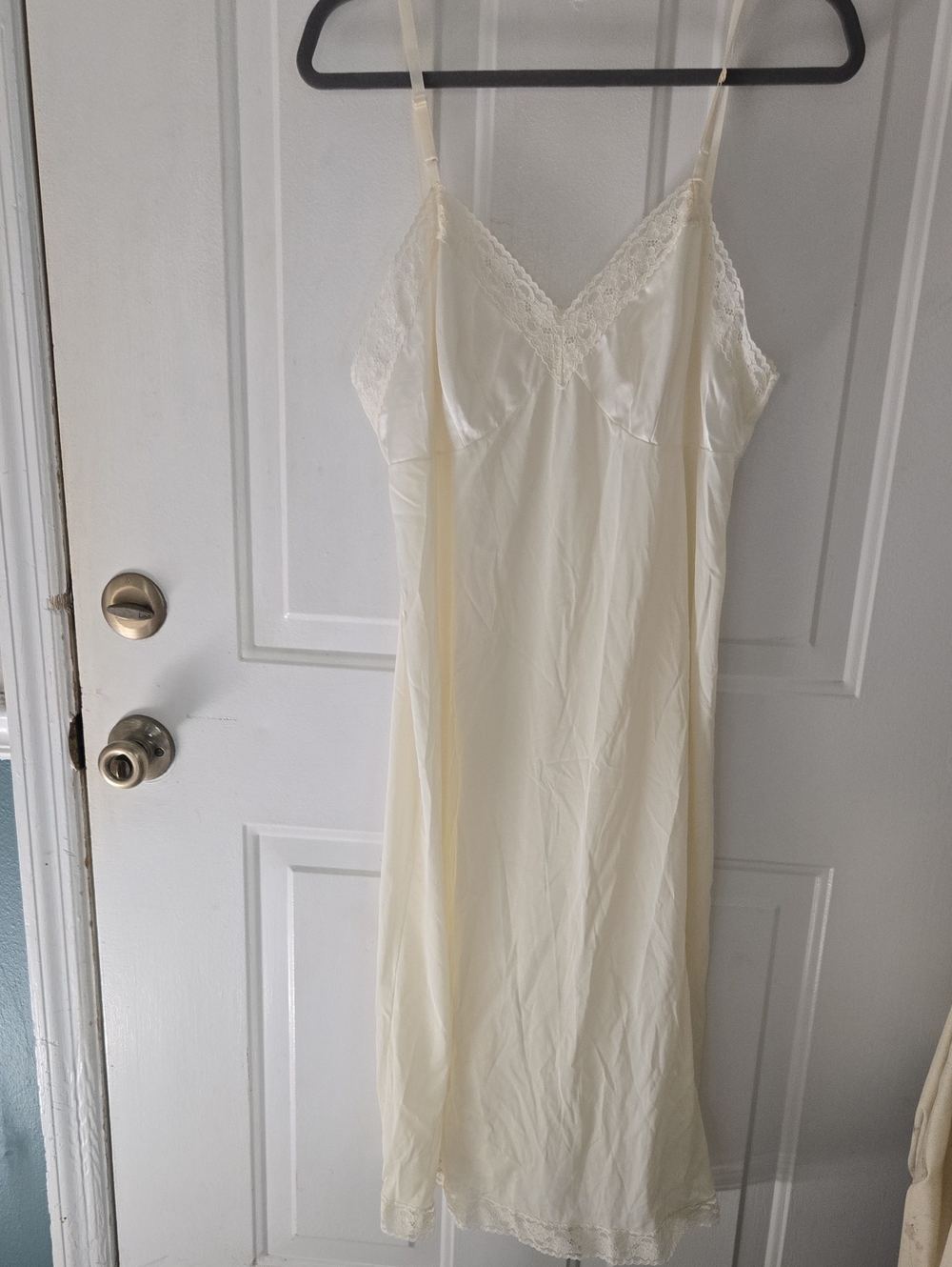 Vanity Fair Cream Lace-Trim Slip